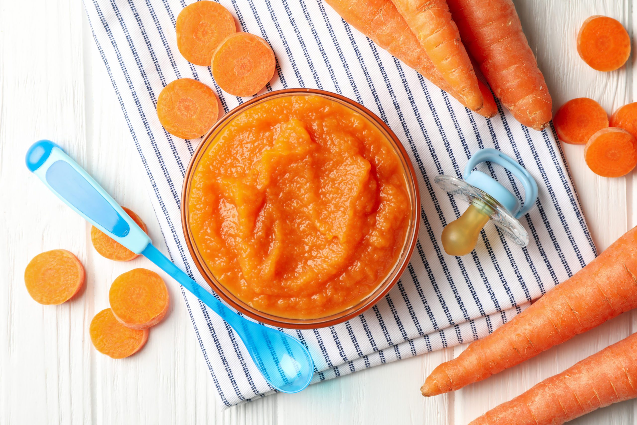 La purée de carottes de bébé
