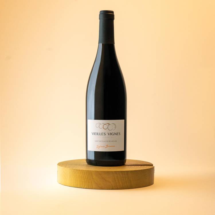 Le Vin rouge Saint Nicolas de Bourgueil AOP Cave Bruno Dupuy cuvée vieille vigne BIO